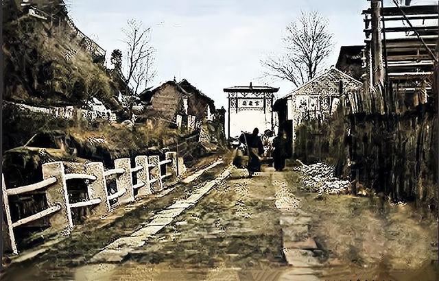 村口牌坊与土路