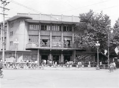 70年代末镇江中百二店
