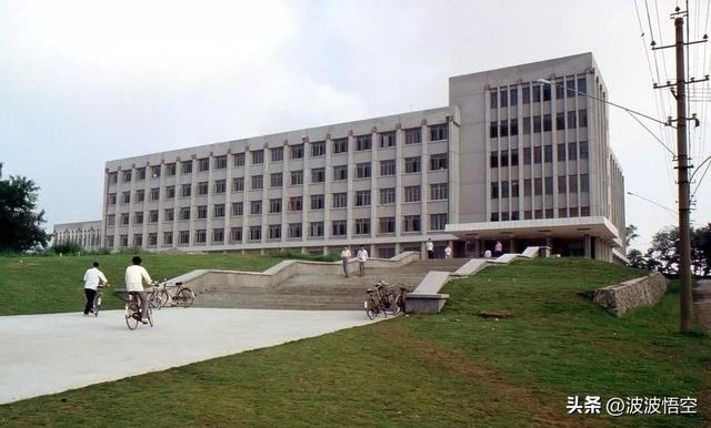江苏工学院正门
