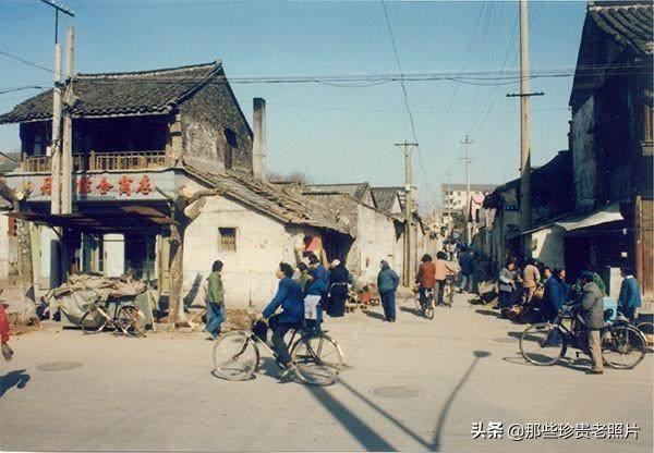 1980年代京口区青云门街景