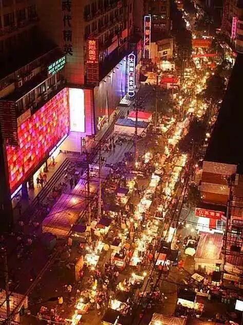 南门大街夜市华灯初上全景