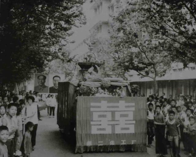 80年代初期，镇江第二化工厂职…