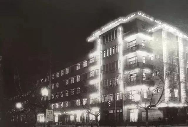 1982年节日里的大市口京江饭店
