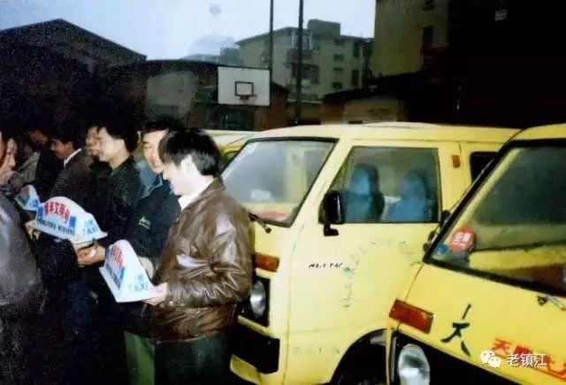 1995年初，随着出租车营运市…
