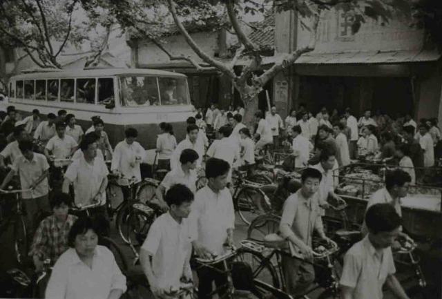 交通运输篇 那时候，街上除了公…