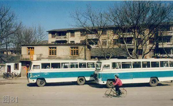 80年代，镇江三五九医院门口